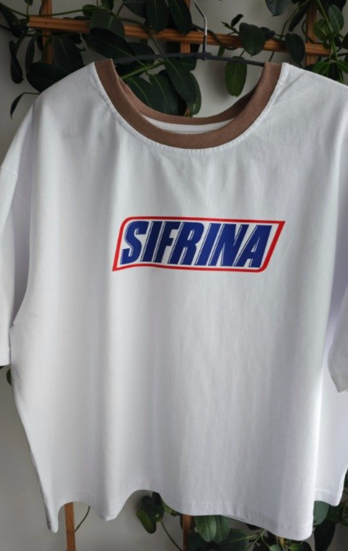 Remera Snikers Sifrina