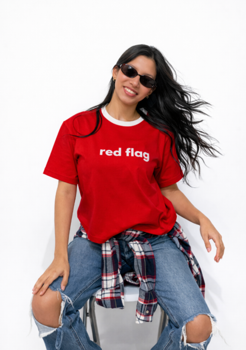 Remera Red Flag